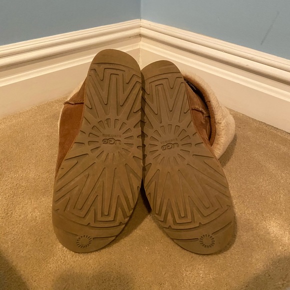 UGG Classic brown y’all size 9 winter boots - Picture 4 of 6